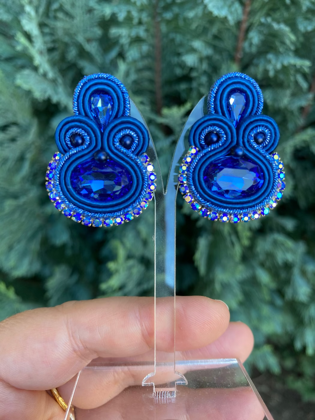Orecchini medio- piccoli con doppio cristallo blu