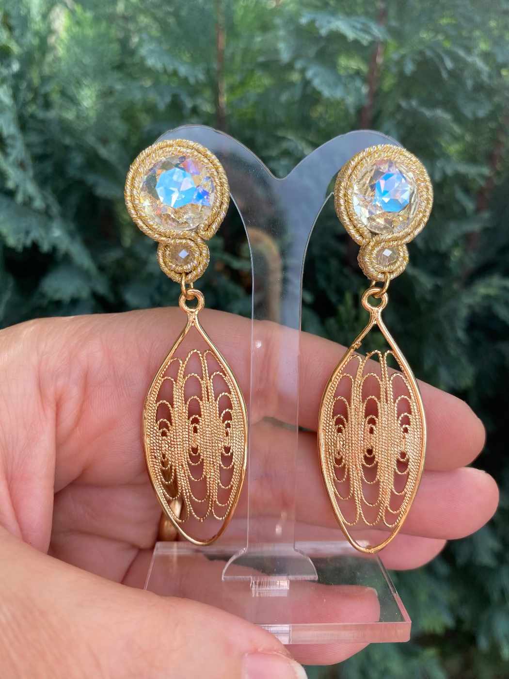 Orecchini oro con pendente in ottone