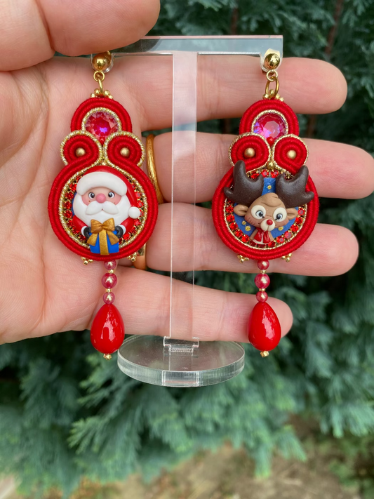 Orecchini medi Babbo Natale con pacchetto e Rudolph Rossi