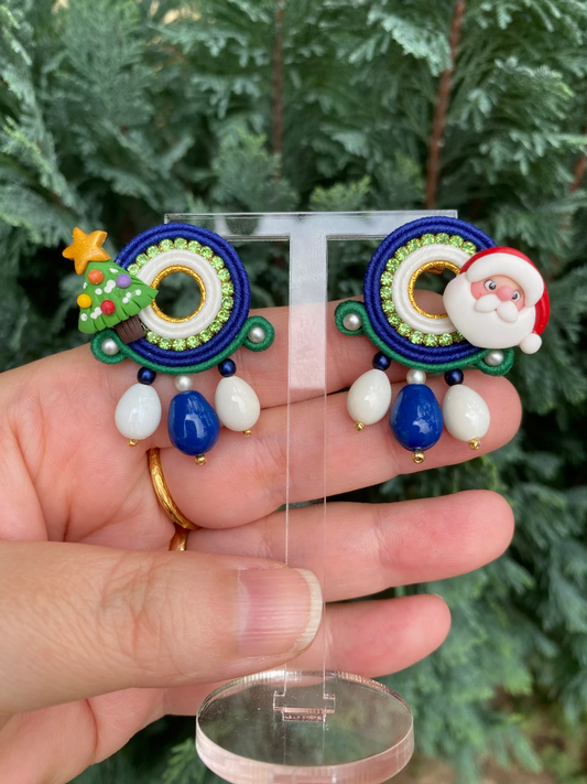 Orecchini piccoli con Babbo Natale e Albero