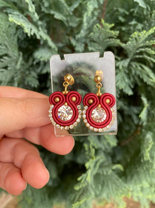 Orecchini mini con Cristallini Swarovski in  Bordeaux dettagli oro