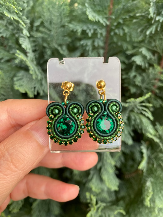 Orecchini mini con Cristallini Swarovski in  Verde dettagli oro