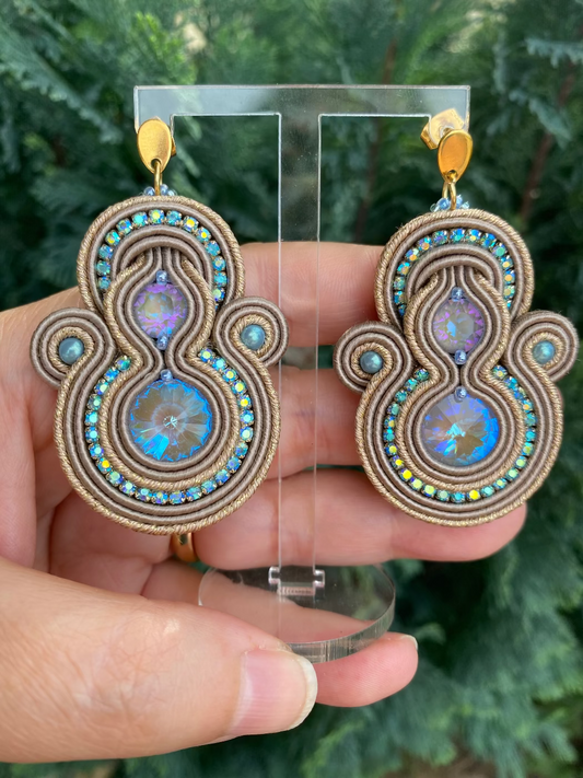 Orecchini medi con Swarovski oro , azzurro e cappuccino